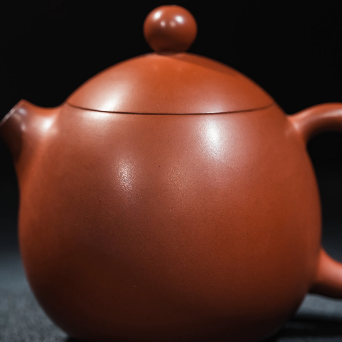 Natural unglazed surface of Jianshui red clay teapot