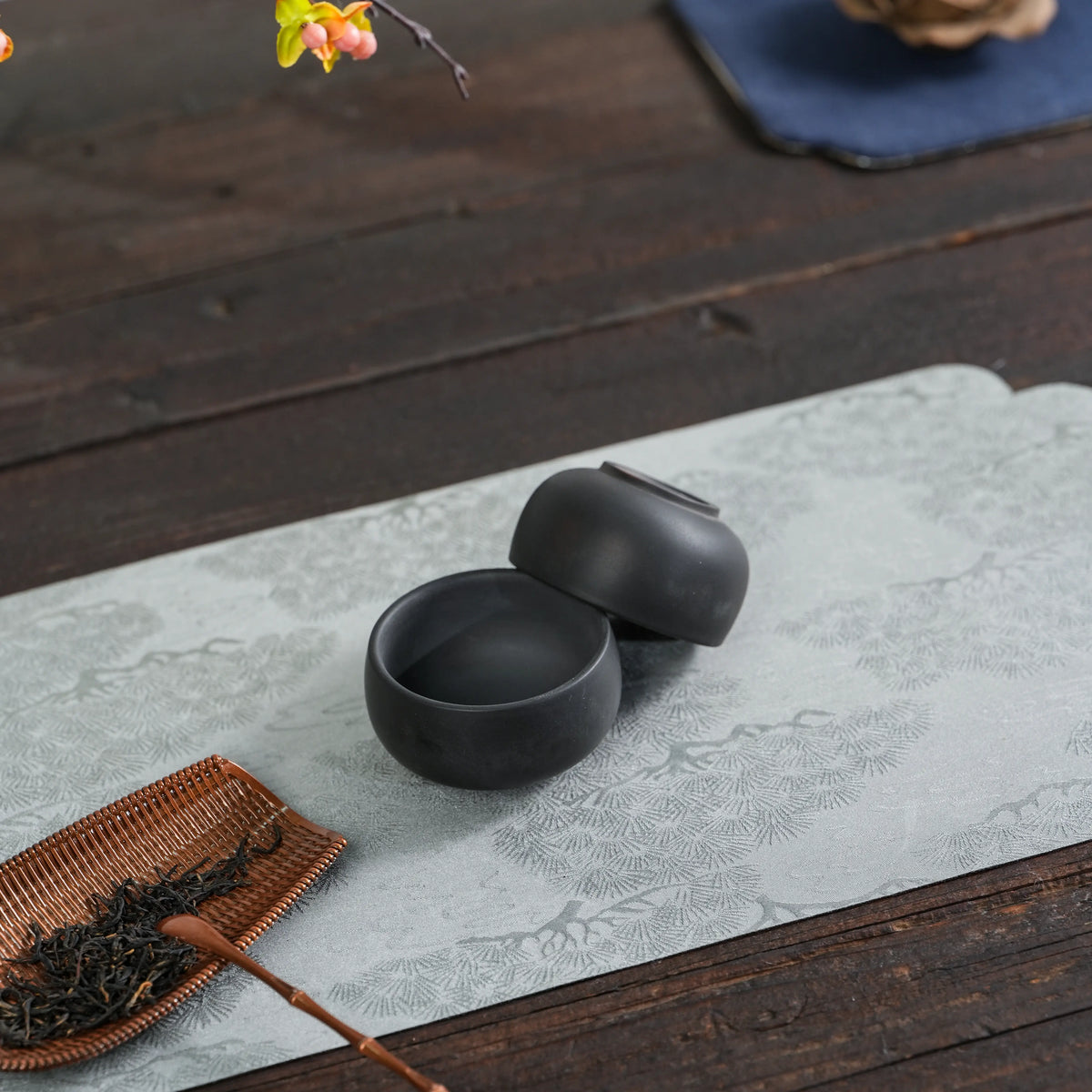 Open view of Jianshui black clay tea cup