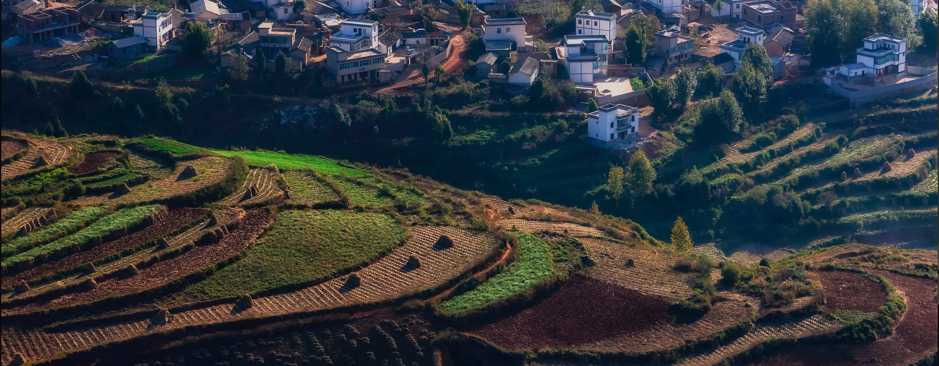 Mountainous landscape surrounding Jianshui, part of the natural environment shaping local zitao craftsmanship
