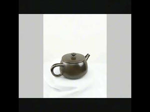 360° rotating view of PorSva No.44 wood-fired Jianshui clay teapot