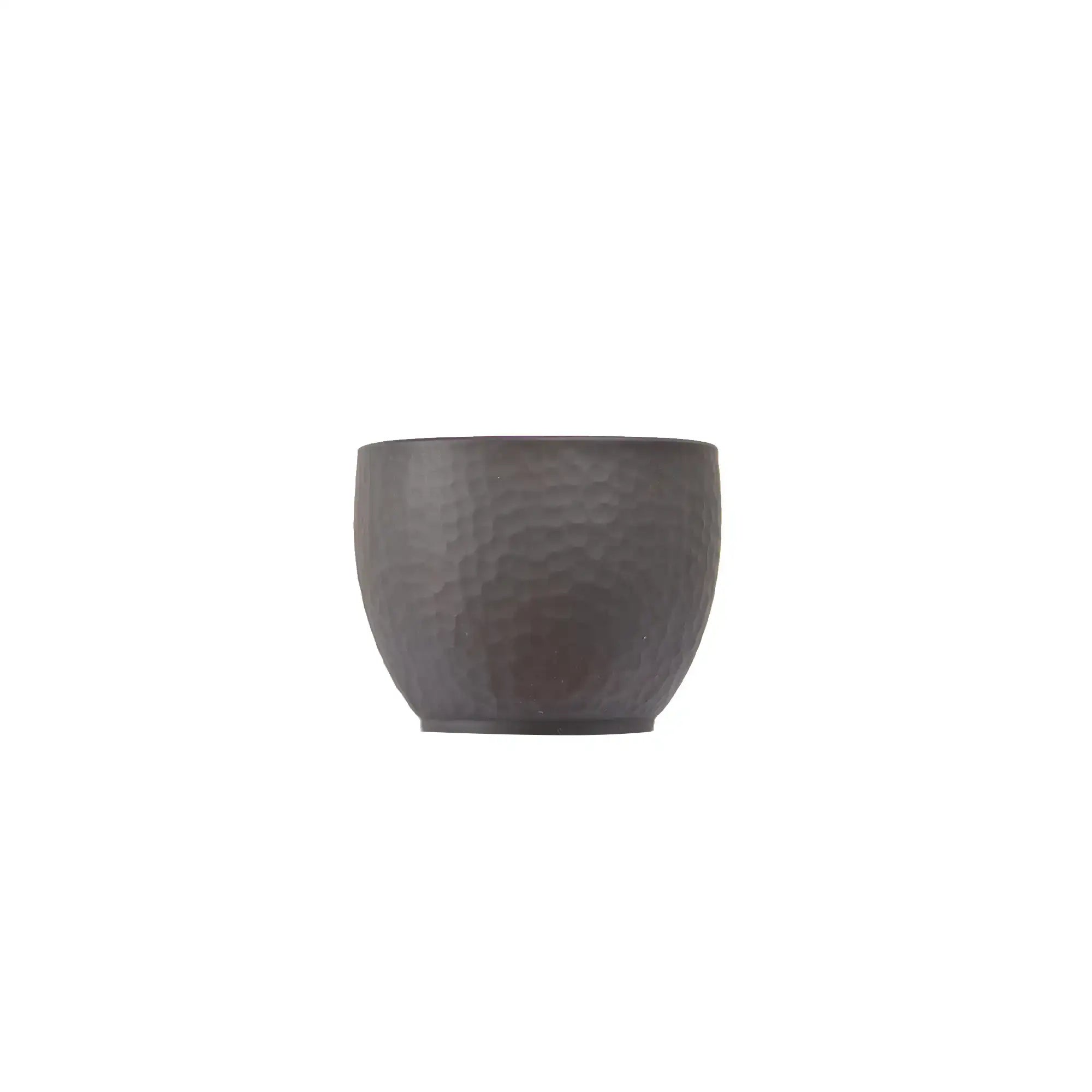 Jianshui zitao dark clay master tea cup with hammer-textured surface