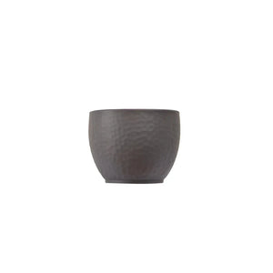 Jianshui zitao dark clay master tea cup with hammer-textured surface